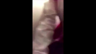 户外裸奔女神露脸跟小哥燃情户外啪啪，听狼友指挥脱光交大鸡巴舔蛋蛋，车内放肆蹂躏抽插，内射骚穴嘴舔干净