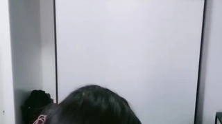 【剛毛お嬢様！育ちがいいのに卑猥な喉奥マ●コ！首絞め紅潮！上目陶酔！】清楚な見た目からは想像がつかないパンティからハミ出る無防備剛毛女子！スケベ汁でびっしょり滴る卑猥な陰毛！小さなお口で喉奥までチ●コを受け入れヨダレを垂らしてアヘるお嬢様！…