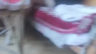 性感的继母同意骑我的家伙，而没有人看到-迪克莉莉