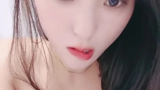 美少女菲儿被绑在树上大声呼救引来两个色狼 从地上玩到水中