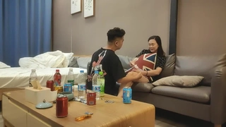 拉丁裔业余爱好者被她的Tinder约会绑起来并被操